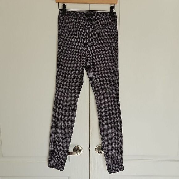 Black and Gray Patterned Pants - Picture 6 of 16